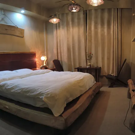 Huojia Yizhan Hotel