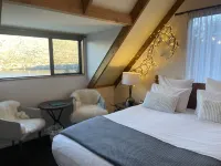 The Embassy B&B - Beach