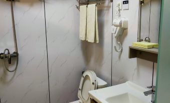 Zhengding Yibai Hotel