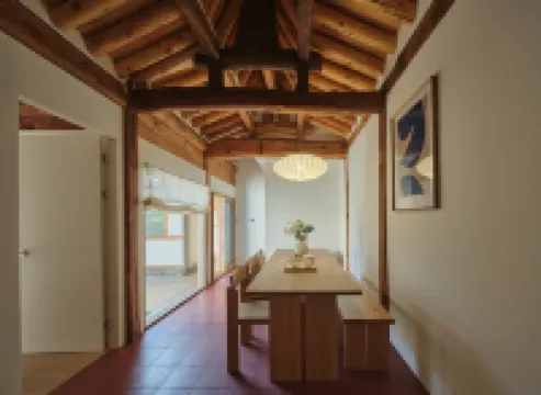 [Staymoire] Seoul Premium Hanok near Anguk Station 5mins