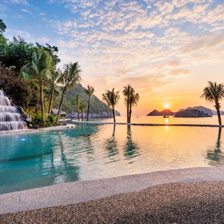Tung Quang Hotel