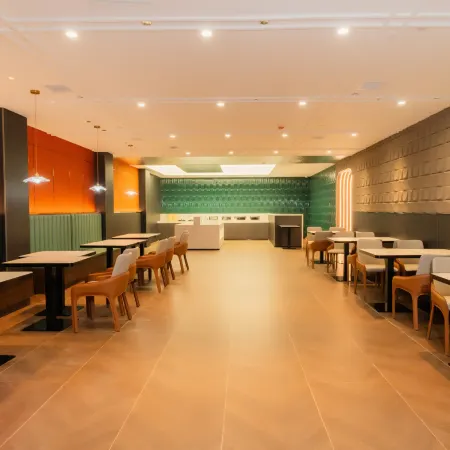 Leman Hotel (Harbin Shida Night Market Hexing Subway Station) Отели рядом с достопримечательностью «Колледж Jiangnan-Библиотека Университета Мастера Харбина»