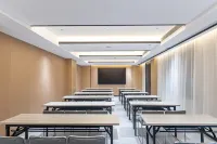 City Comfort Inn Hotel (Jingzhou Ancient City  Binyang Building Scenic Area) - parking