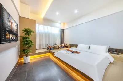 Flower Season Hotel