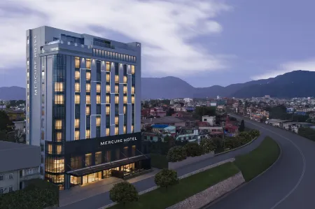 Mercure Kathmandu Sukedhara Heights Отели рядом с достопримечательностью «Indra Chowk»
