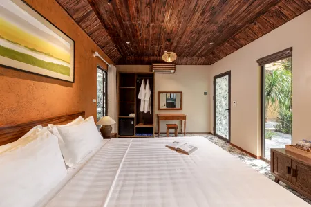 Trang An Aroma Ecolodge Ninh Binh Отели рядом с достопримечательностью «Hanh Cung Vu Lam»