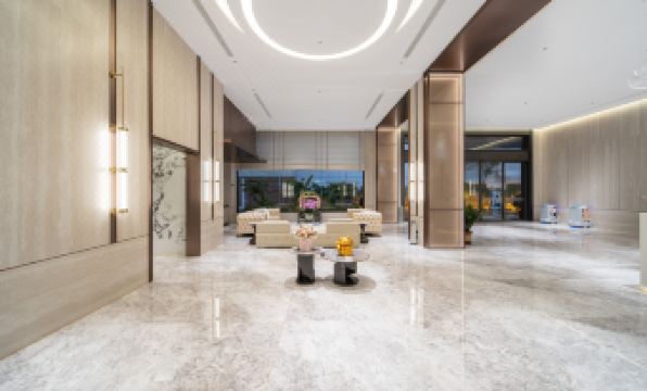 REZEN LONGUU Hotel (Foshan Sanshan Newcity North Subway Station Store)