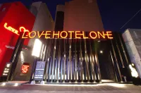 Susukino Love Hotel 1 Отели рядом с достопримечательностью «Toyokawa Inari Sapporo Betsuin»