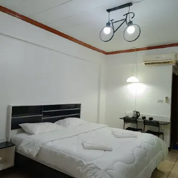 Hotel Paraiso Отели рядом с достопримечательностью «Станция метро Ratchadapisek»