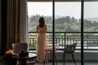 Poltton Century Hotel (Changtai Taoli Chunfeng Branch) - Bjergudsigt
