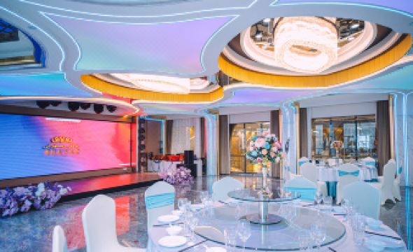 Urumqi Junbang Tianshan Hotel (International Grand Bazaar and Tian 2nd Street)