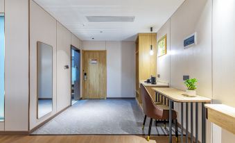 Baofeng Business Hotel