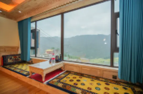 Yasheng Homestay (Zhagana Scenic Area)