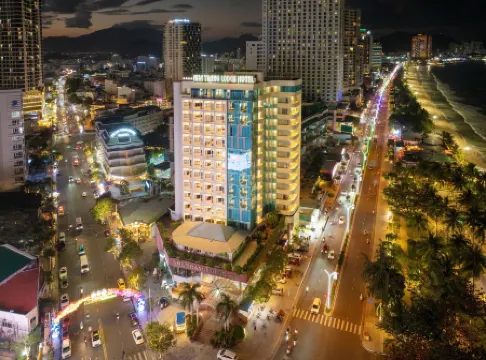 Nha Trang Lodge Hotel Отели рядом с достопримечательностью «AB Central Square Nha Trang»