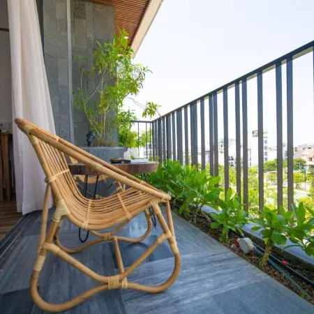 Bonny Boutique Hotel Da Nang Отели рядом с достопримечательностью «Пляж Нонуок»