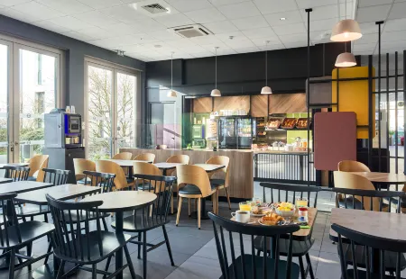 B&B Hôtel Paris Sud Châtenay Malabry Отели рядом с достопримечательностью «Sceaux Park»