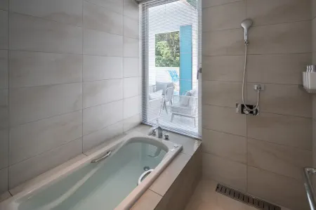 pool villa Sanrriott Motobu Okinawa Villa