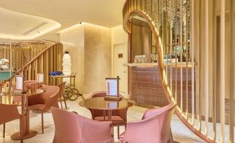 Kin Hotel Thi Sach
