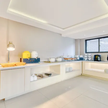Home Inn Cloud Seasons (Tiantai Zhexi Old Street Branch)