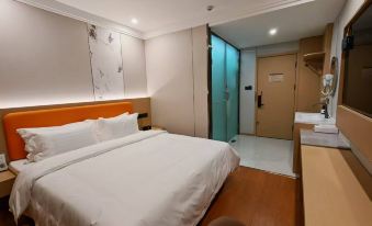 Baotong Hotel (Yongchang Zhonggulou)