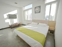 Lanfeng Hotel (Shanhaiguan Gucheng Railway Station) Отели рядом со станцией Shanhaiguan жд вокзал
