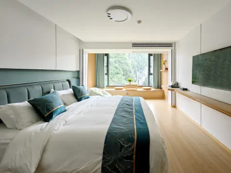 Koi Mountain Cliff Lodge · Cliff Hotel