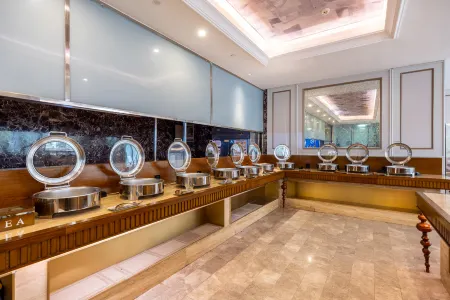 Starway Hotel (Xining Central Shopping Plaza Yile Building) Отели рядом с достопримечательностью «Xining Botanical Garden»