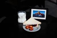 Luxury Mountain View Hot Spring Resort (Private Oxygen Spa Hotel at the Foot of the Snowy Mountain) - พร้อมอาหารเช้า