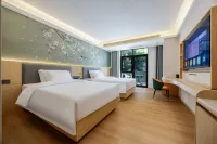 Bolin Grand Hotel (Jianshui Ancient City Small Train Store) Hotels in Jianshui County