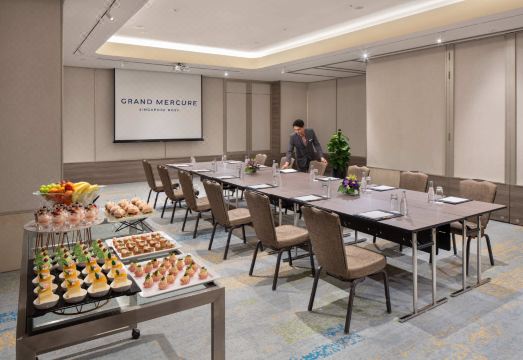 그랜드 머큐어 록시 호텔 수영장 이미지