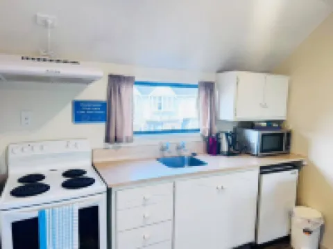 Merivale Court One Bedroom Apartment-Unit7