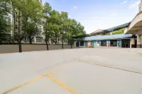 Boman Hotel (Changde Da Xiaohe Street Branch, Changde University of Arts and Sciences)