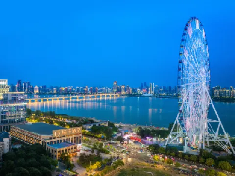 Orange Hotel (Nanchang Honggu Beach Vientiane City Store) Hotels near Star of Nanchang Ferris Wheel