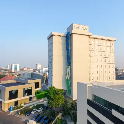 LAMORA Kota Lama Surabaya Hotels near Tambaksari