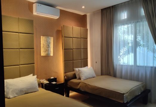 5. 더 래디언트 호..