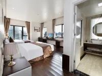 Diamond Luxury Hotel Hotels near Bahia de Halong