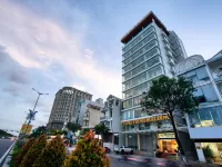Record Hotel Hotels near Sun Wheel