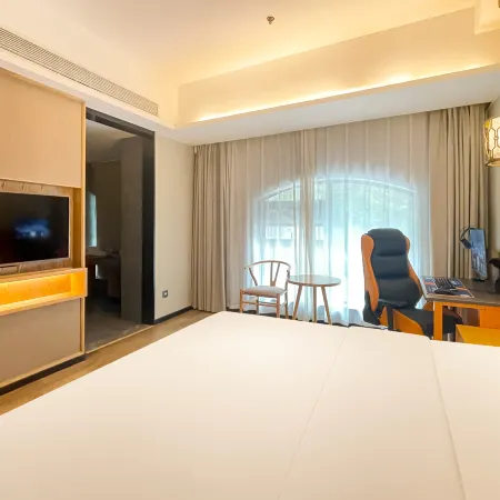 Jingfang E-Sports Hotel (Pujiang Hailecheng Sports Center)