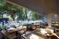 Lijiang Moon View · Quiet Holiday Lakeside Hotel (Guilin Two Rivers & Four Lakes Area)