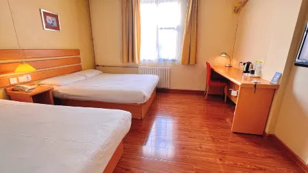 Ruyun Hotel (Jinan Zhangqiu Mingshui Ancient Town) Отели рядом с достопримечательностью «Jinan Engineering Vocational and Technical College (Xiuyuanhe Campus)»