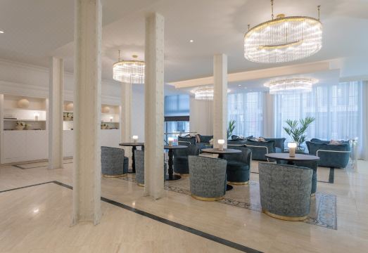 2. 호텔 엑세 라이..