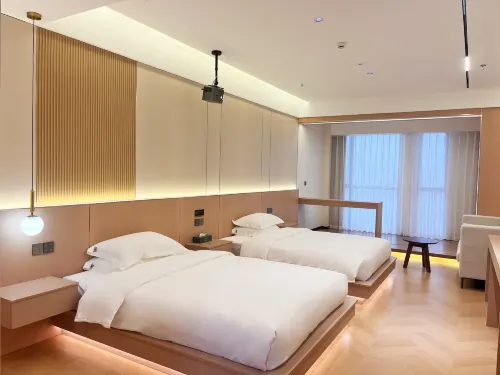 Longyu Future Hotel (Jinggangshan University Ji'an Station) - Esports
