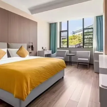 Spring River Flower Moon Hotel (Kunming Dianchi Haigeng Dam)