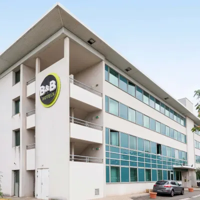B&B โรงแรม Toulouse Basso Cambo โรงแรมใกล้University of Toulouse II – Le Mirail