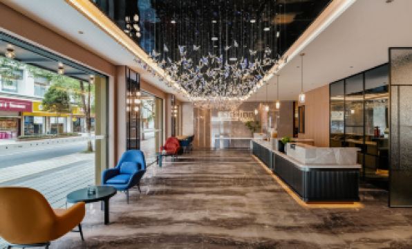 Liberty Hotel at Kunming Railway Station North Square & Huancheng South Rd Metro Station