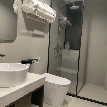 Bama Qingyan Huazhu Vacation Apartment