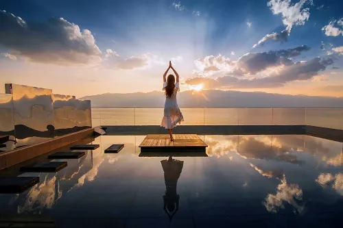 Elephant Study • Cliff Sea View Truffle Hot Spring Boutique Hotel (Fuxian Lake Scenic Area)