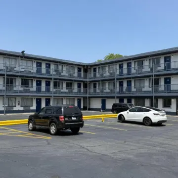 Motel 6 Chicago, IL - Halsted Hotels near Bronzeville Children's Museum