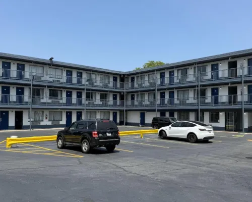 Motel 6 Chicago, IL - Halsted Hotels near Bronzeville Children's Museum