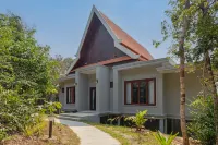 Koh Totung Resort Hotels in 
